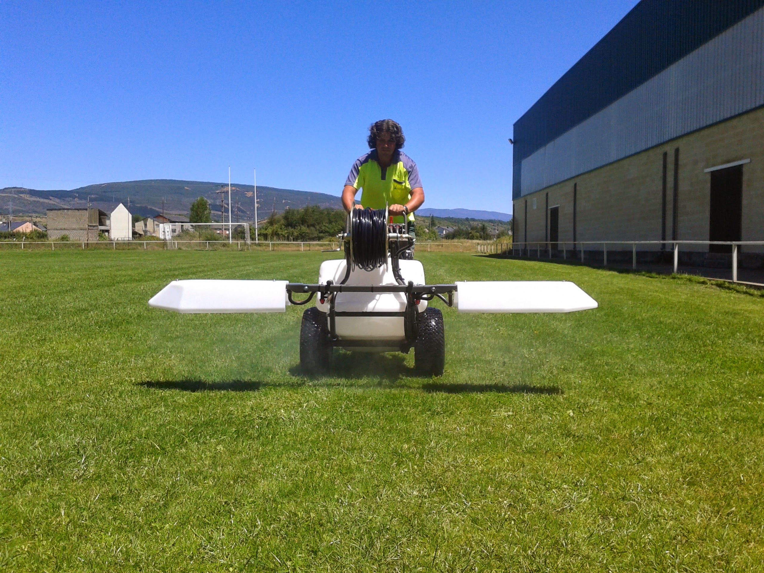 Tratamiento fitosanitario y riego de jardín